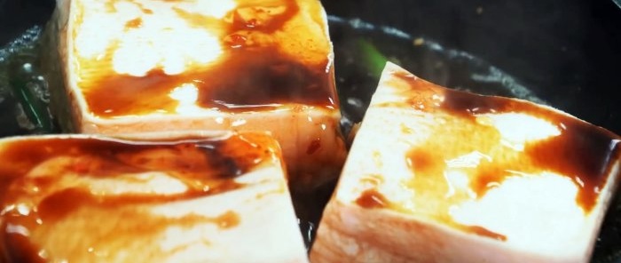 Ένας ζεστός τρόπος για να μαγειρέψετε γρήγορα λαρδί σε κινέζικο στυλ