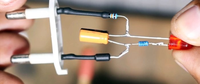 Hur man gör en enkel 220V-blinker från en energisnål lampa utan transistorer