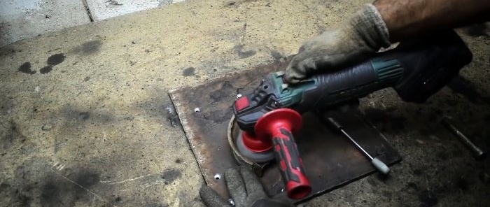Comment fabriquer un conducteur pour un soudage rapide à partir d'une plaquette de frein et d'un vérin à gaz