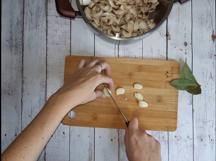 Cara mudah memerap champignons dan nikmati pembuka selera yang hebat