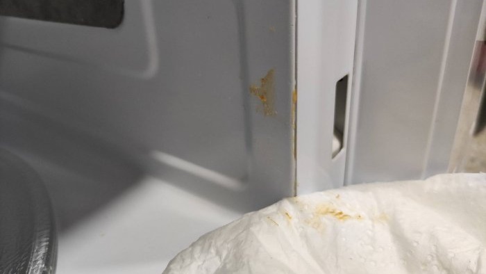 Un truc de viață clasic despre cum să eliminați toate mirosurile și să curățați cuptorul cu microunde