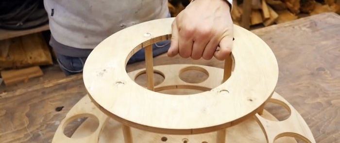 Sådan laver du en roterende værktøjsarrangør fra et gammelt nav