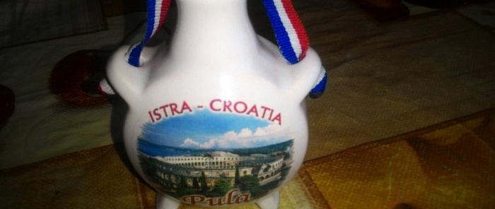 Life hack How to remove old stains and yellowness on souvenirs