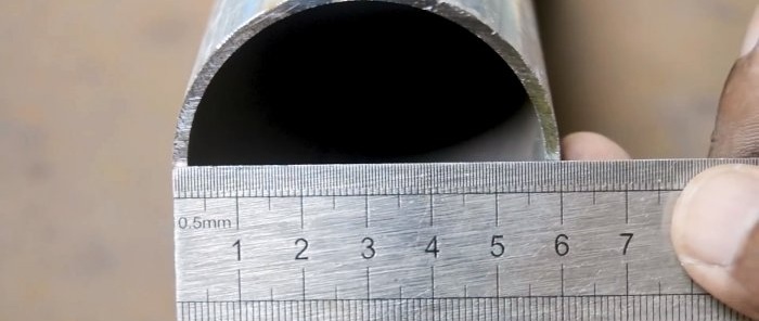 Paano markahan ang isang tubo para sa tumpak na pagputol para sa hinang ng isang 90 degree na siko