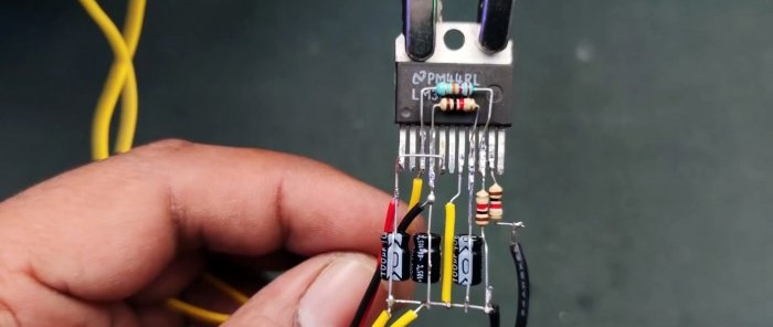 Yarım saatte bir çip üzerinde 100 W'lık bir amplifikatör nasıl yapılır