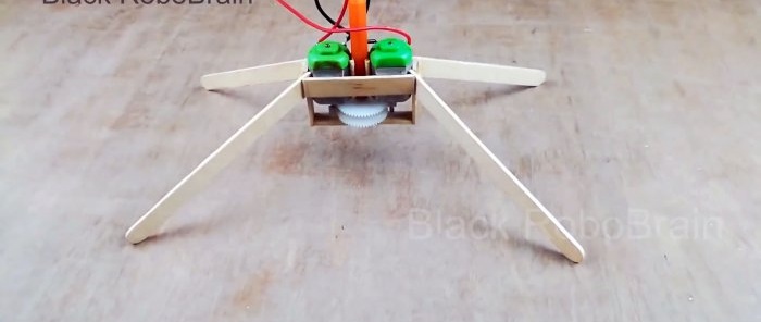 Как да направите работещ двуроторен хеликоптер с помощта на обикновени двигатели играчки