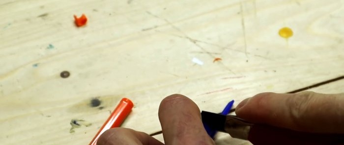 klipp av hetten på en kulepenn