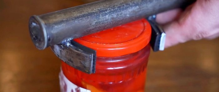 Cum să faci un deschizător de borcane cu capace cu șuruburi