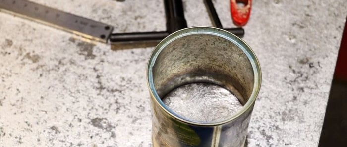 Sådan laver du en enhed til smeltning af aluminium på et gaskomfur
