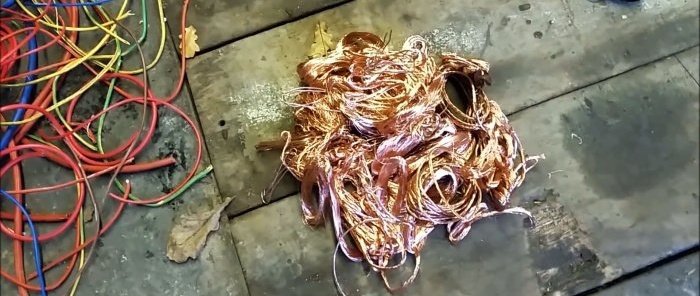 Pile of wire with stripped insulation