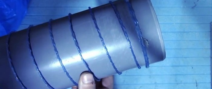 How to make a corrugated sleeve from PET bottles and cling film