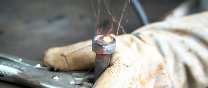 Comment fabriquer un extracteur pour roulements aveugles à partir d'une ancre avec un marteau inversé