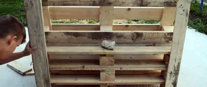 Come realizzare mobili da giardino con i pallet