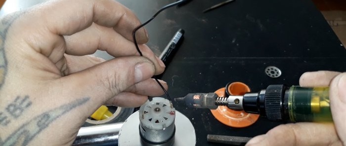 كيفية صنع منفاخ الفحم الكهربائي للشواء