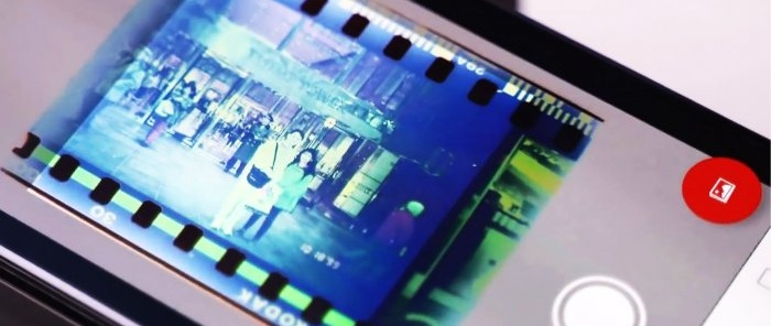 Sådan digitaliseres fotografisk film ved hjælp af en hjemmelavet scanner og smartphone