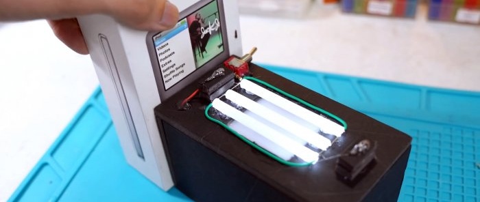 Comment numériser un film photographique à l'aide d'un scanner fait maison et d'un smartphone