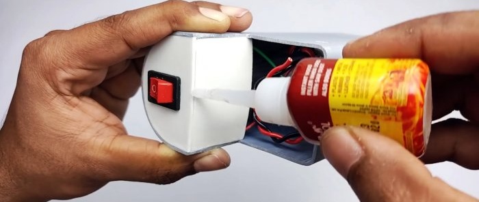 איך להכין פנס סוללת חירום לכל מצב