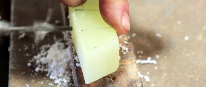 Ako vyrobiť žiariacu rukoväť noža z epoxidu a dreva
