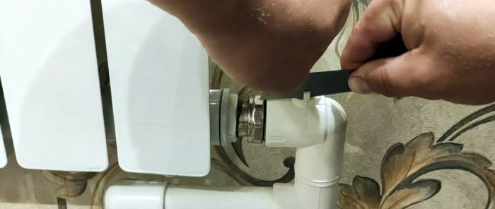 Come arrestare una perdita nel gambo in PP di un rubinetto del radiatore del riscaldamento