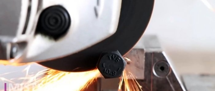 Wie man aus einem Bolzen und einem Bohrer eine Metallreißnadel herstellt