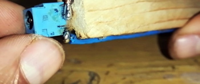 Cum se face un mini fier de lipit dintr-un rezistor