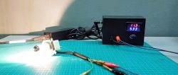Ladegerät – Anschluss für Laptop-Adapter