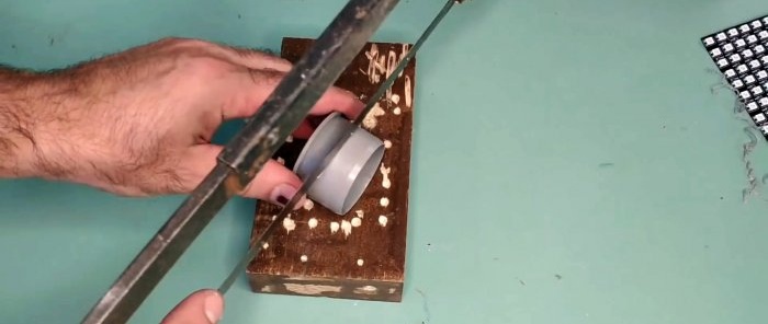 Ako vyrobiť lampu z CD diskov ovládaných smartfónom