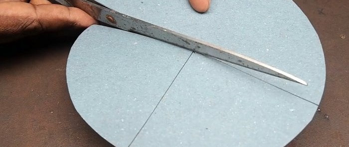 Comment réaliser un coude parfait dans un coin ou un tube profilé en coupant sans plier