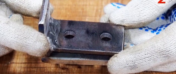How to make a lock with an automatic latch for a gate