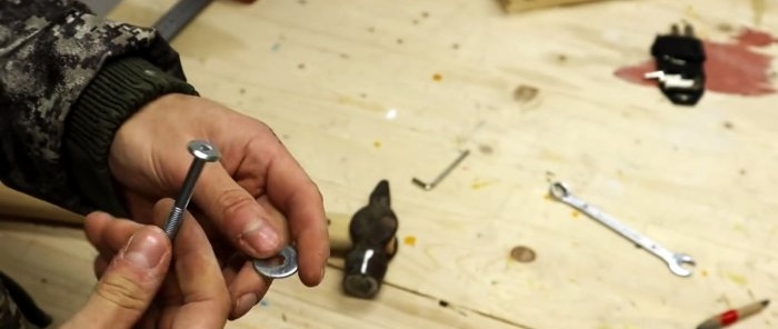 Como consertar um cabo sem cunha e outros segredos de um martelo
