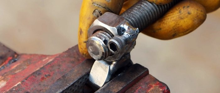 Jak zrobić urządzenie do nawijania sprężyn z nakrętek i śrub