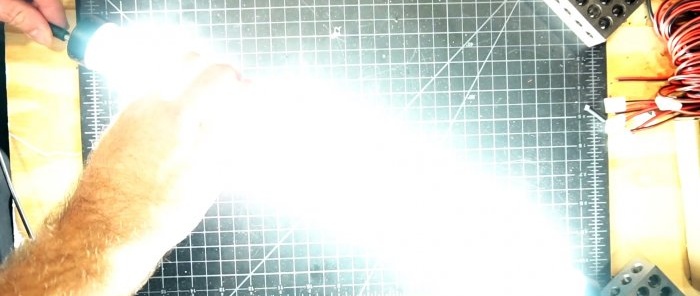 Como fazer uma lâmpada redonda de 12 V a partir de uma faixa de LED para qualquer necessidade