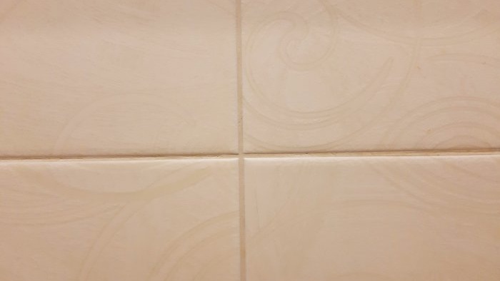 Uma maneira inteligente de manter os azulejos do seu banheiro limpos e livres de sujeira e mofo.
