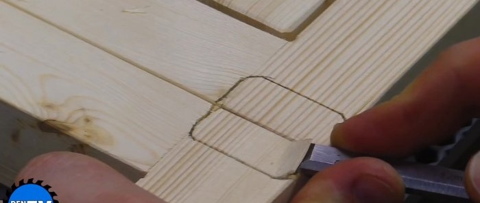 Como fazer uma mesa de viagem dobrável de madeira