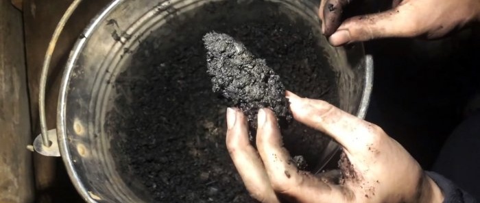A simple way to make coal briquettes