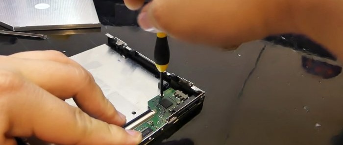 Како надоградити стари лаптоп заменом ДВД уређаја са ССД-ом