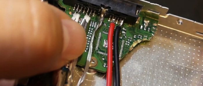 Πώς να αναβαθμίσετε έναν παλιό φορητό υπολογιστή αντικαθιστώντας τη μονάδα DVD με έναν SSD