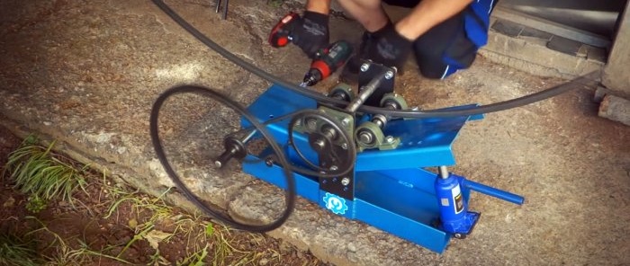 How to make a mobile garden hose reel from a wheel rim