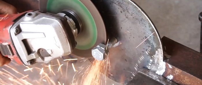 DIY verstellbare Gehrungslade mit Metallsäge