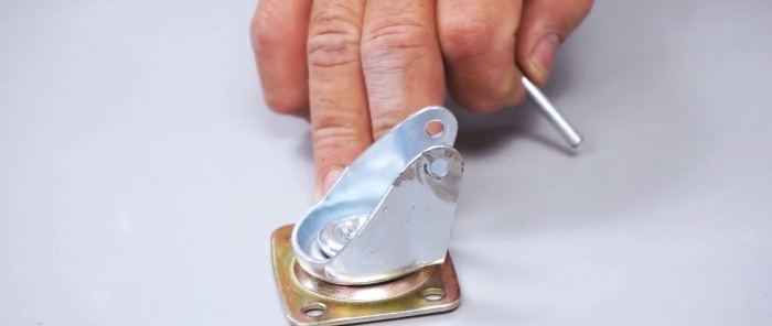 Um acessório moedor para cortar discos de metal de qualquer diâmetro