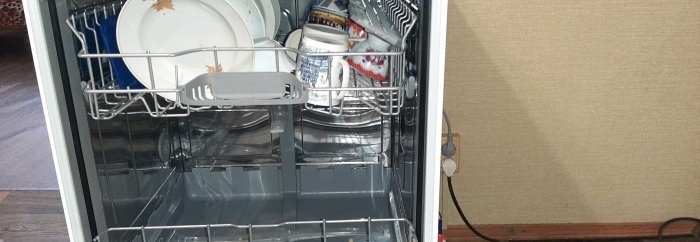 Three ways to get rid of the unpleasant smell of the dishwasher trash bin