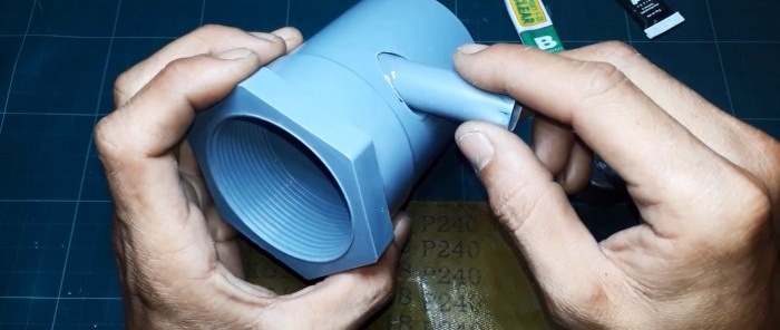 Hvordan lage en kraftig nedsenkbar pumpe fra PVC-rør