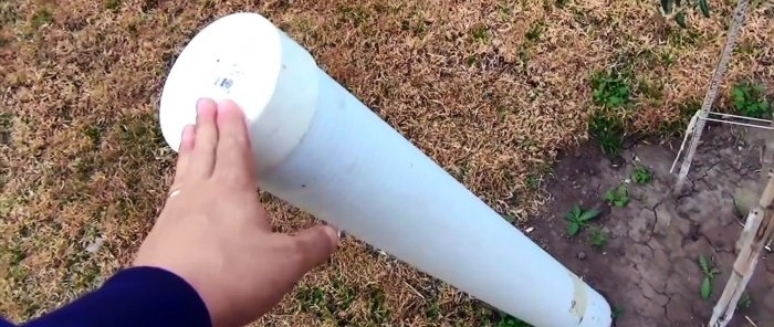 Sistema de irrigação radicular feito de tubo de PVC com o qual a árvore crescerá 3 vezes mais rápido