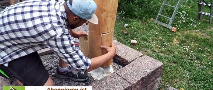 Como instalar postes com segurança para um terraço torto de madeira redonda