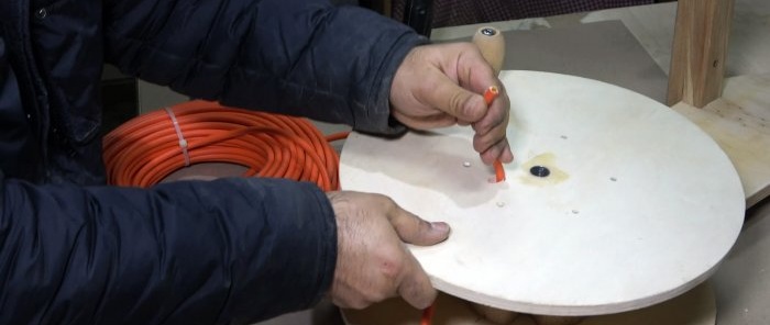 Cum să faci o bobină de sârmă din lemn cu propriile mâini