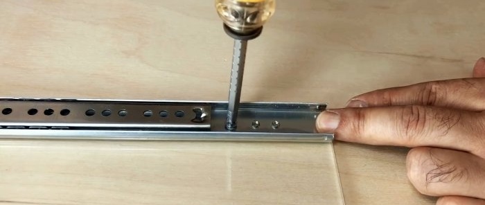 Πώς να φτιάξετε ένα απλό καρότσι για να κάνετε τέλειες κοπές με χειροκίνητο δισκοπρίονο