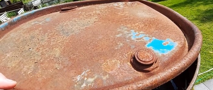 En elementær måde at automatisk tilføre vand til en beholder til brusebad eller kunstvanding