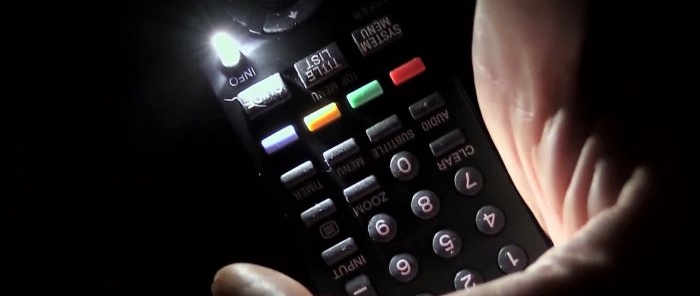 Paano gumawa ng button backlighting para sa anumang remote control