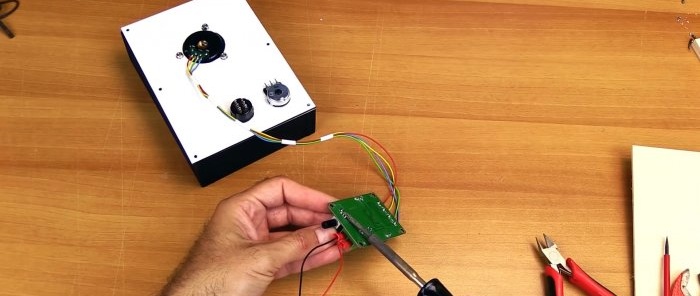 Come realizzare una mini affilatrice con controllo della velocità variabile da un vecchio HDD