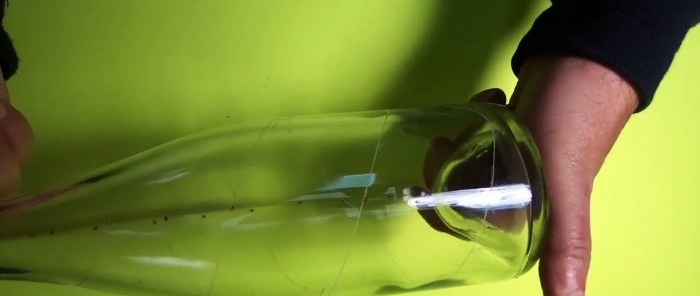 Wie man eine Glasflasche spiralförmig schneidet
